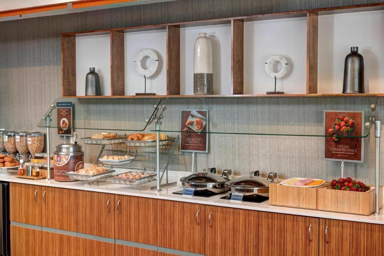 Springhill Suites St. Louis Brentwood Eksteriør billede