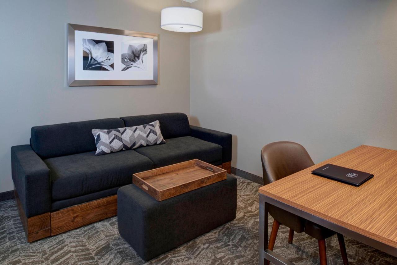 Springhill Suites St. Louis Brentwood Eksteriør billede