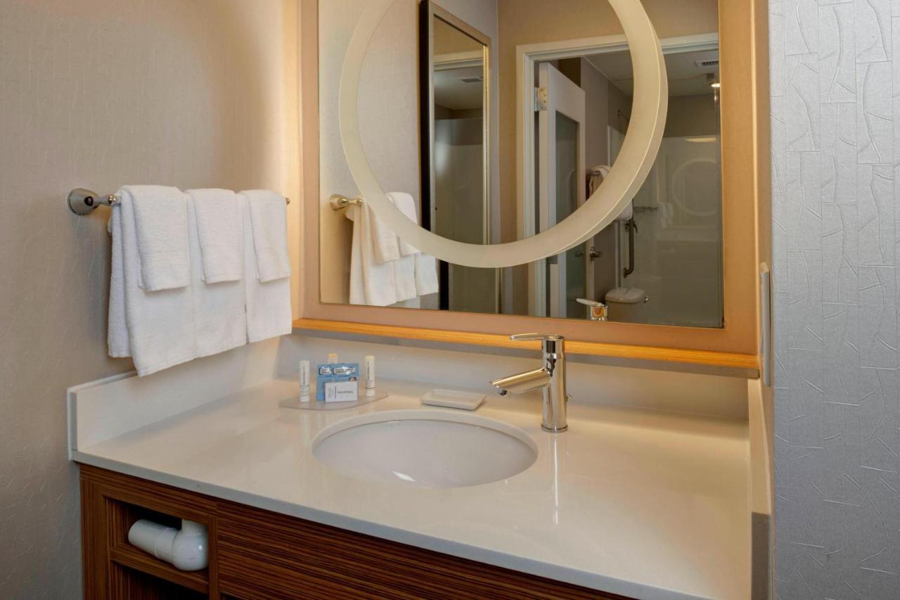 Springhill Suites St. Louis Brentwood Eksteriør billede